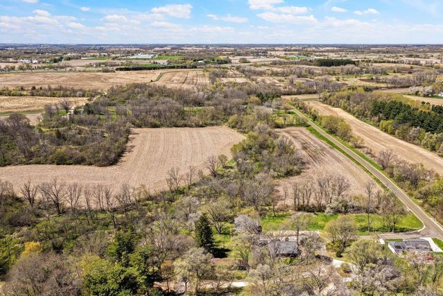 148 Oakwood Avenue, Edgerton, WI 53534