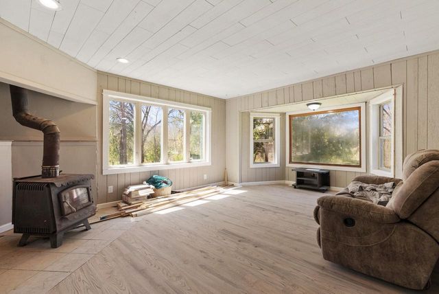 148 Oakwood Avenue, Edgerton, WI 53534