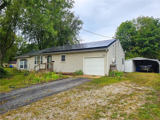 103 S Hyde Street, Windsor, MO 65360