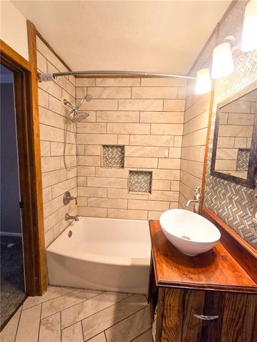 103 S Hyde Street, Windsor, MO 65360