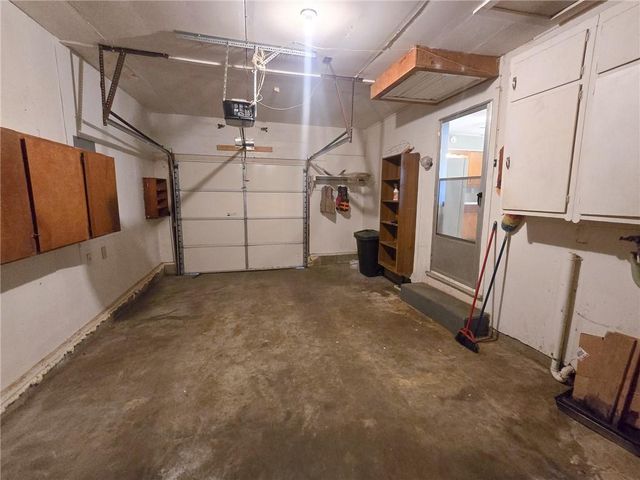 103 S Hyde Street, Windsor, MO 65360