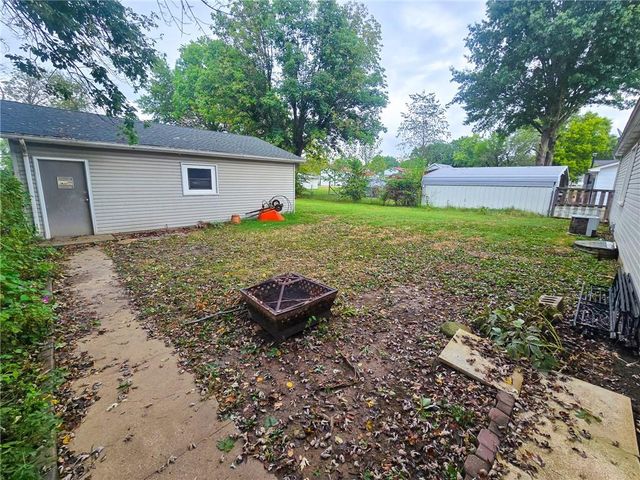 103 S Hyde Street, Windsor, MO 65360