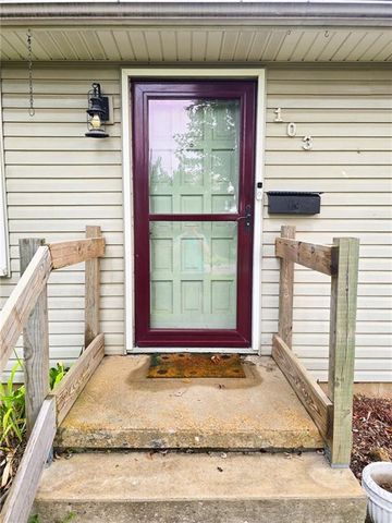 103 S Hyde Street, Windsor, MO 65360