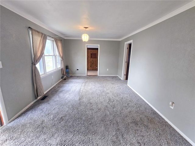 103 S Hyde Street, Windsor, MO 65360