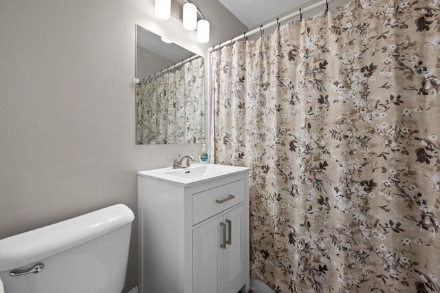 4650 N 38th STREET, Milwaukee, WI 53209