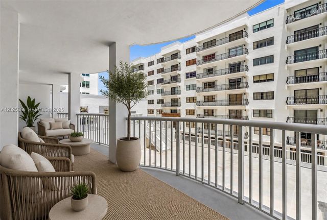 5401 Collins Ave 107, Miami Beach, FL 33140