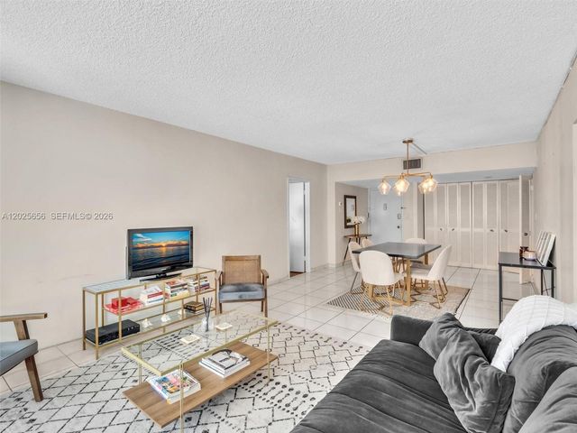 5401 Collins Ave 107, Miami Beach, FL 33140