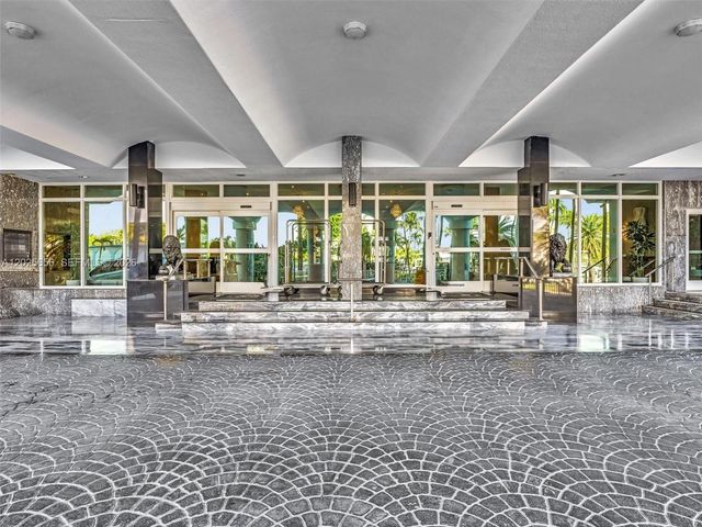 5401 Collins Ave 107, Miami Beach, FL 33140