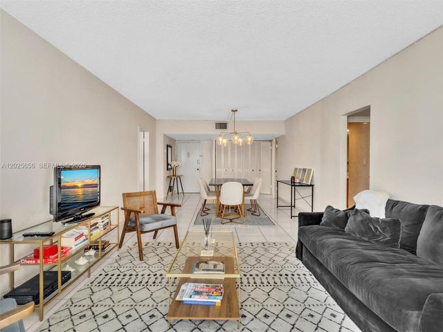 5401 Collins Ave 107, Miami Beach, FL 33140