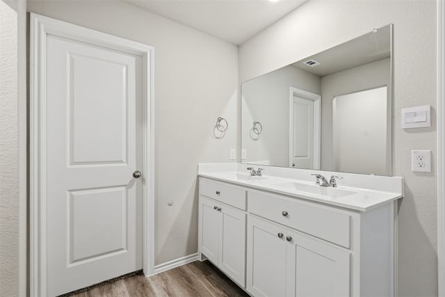 564 Marsh Street, Cleburne, TX 76033