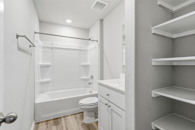 564 Marsh Street, Cleburne, TX 76033