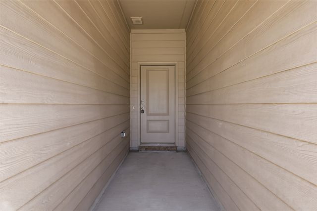 564 Marsh Street, Cleburne, TX 76033