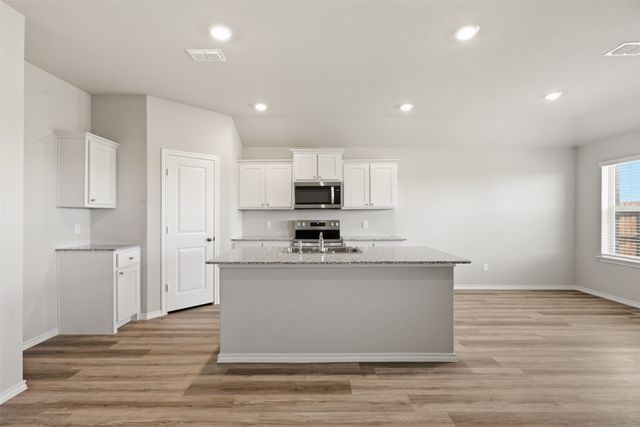 564 Marsh Street, Cleburne, TX 76033
