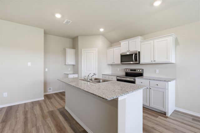 564 Marsh Street, Cleburne, TX 76033