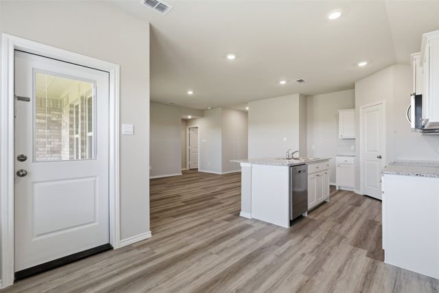564 Marsh Street, Cleburne, TX 76033