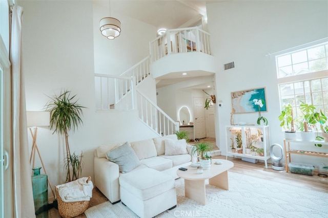 2063 Tustin 6, Costa Mesa, CA 92627