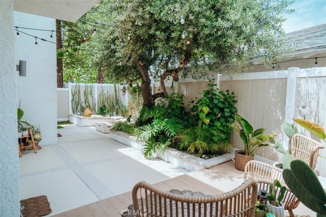 2063 Tustin 6, Costa Mesa, CA 92627