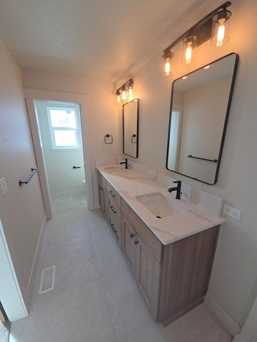 2205 W Cascade Way, Spokane, WA 99208