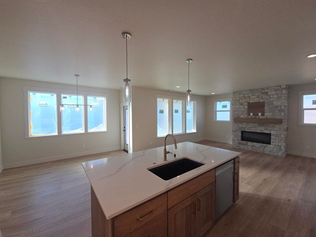 2205 W Cascade Way, Spokane, WA 99208