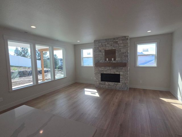 2205 W Cascade Way, Spokane, WA 99208