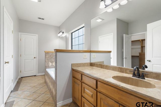 17085 CR 4100, Lindale, TX 75771