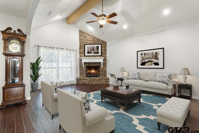 17085 CR 4100, Lindale, TX 75771