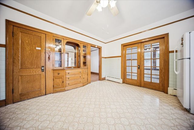 2215 Cuyler Avenue, Berwyn, IL 60402