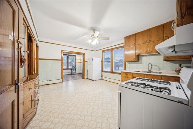 2215 Cuyler Avenue, Berwyn, IL 60402