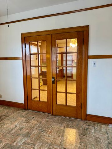 2215 Cuyler Avenue, Berwyn, IL 60402