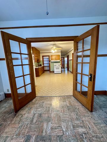 2215 Cuyler Avenue, Berwyn, IL 60402