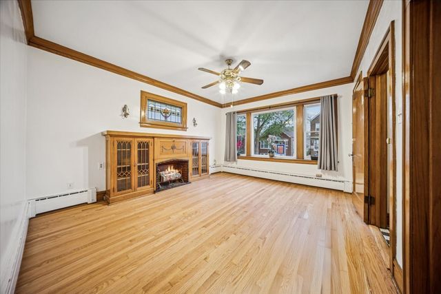 2215 Cuyler Avenue, Berwyn, IL 60402