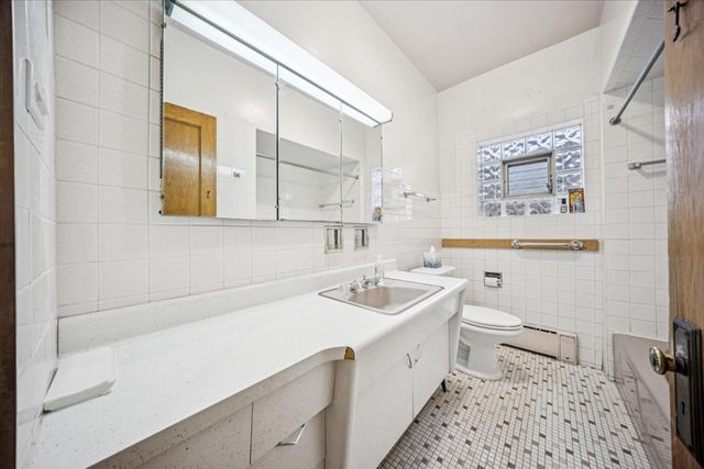 2215 Cuyler Avenue, Berwyn, IL 60402