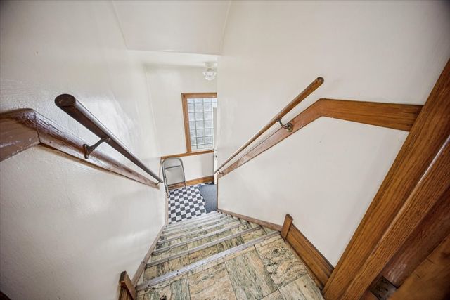 2215 Cuyler Avenue, Berwyn, IL 60402