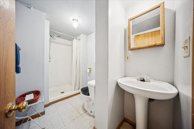 2215 Cuyler Avenue, Berwyn, IL 60402
