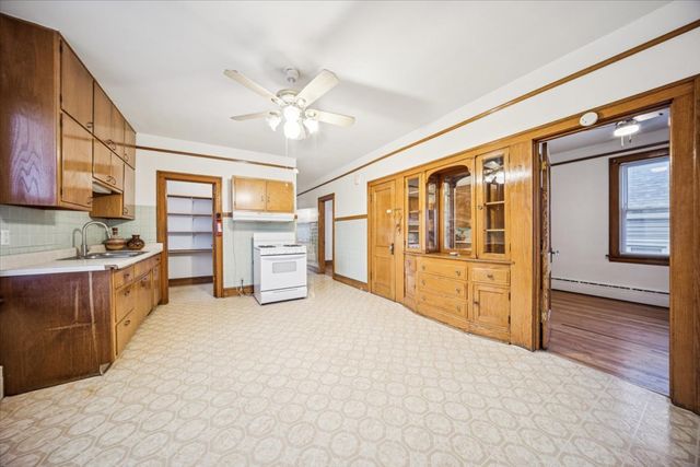 2215 Cuyler Avenue, Berwyn, IL 60402