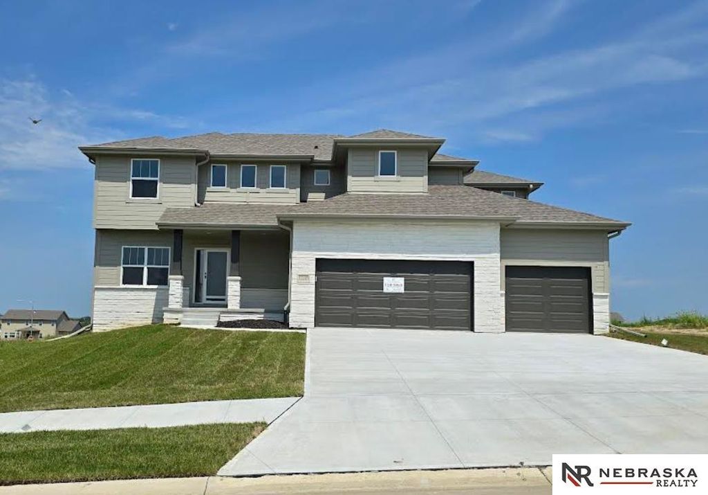 17118 Emma Street, Bennington, NE 68007