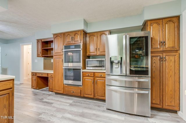 6 Red Fern Circle, Johnson City, TN 37604