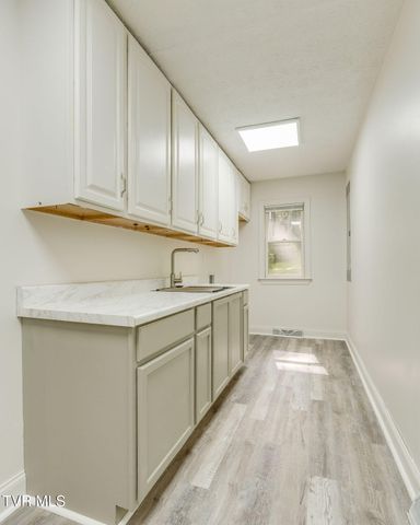 6 Red Fern Circle, Johnson City, TN 37604