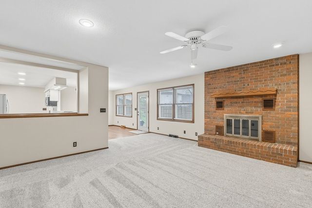 8509 E Lockmoor Cir, Wichita, KS 67207