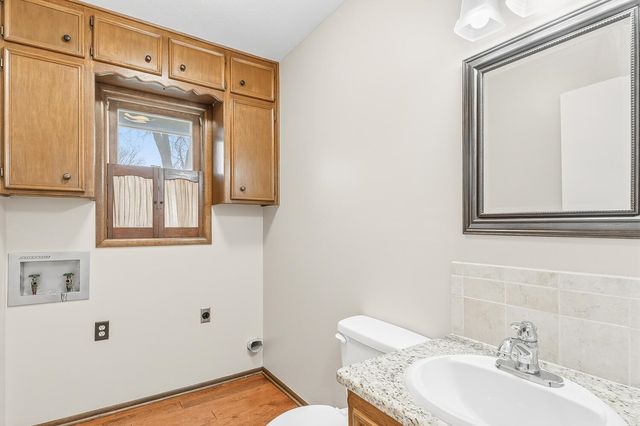 8509 E Lockmoor Cir, Wichita, KS 67207