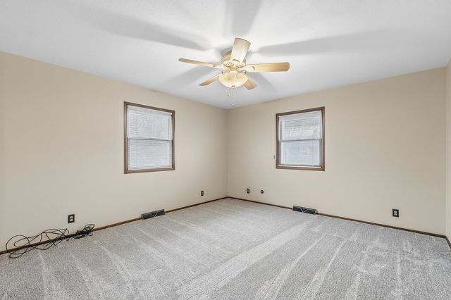 8509 E Lockmoor Cir, Wichita, KS 67207