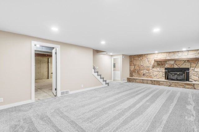 8509 E Lockmoor Cir, Wichita, KS 67207