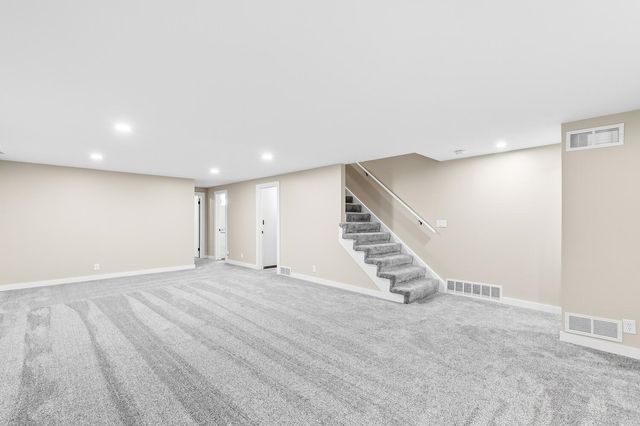 8509 E Lockmoor Cir, Wichita, KS 67207