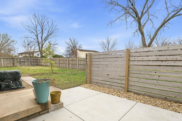 8509 E Lockmoor Cir, Wichita, KS 67207