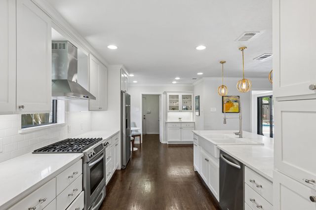 6829 Santa Maria Lane, Dallas, TX 75214