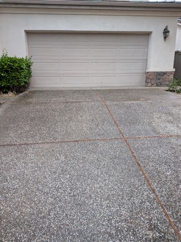 9840 Waterfowl Dr, Elk Grove, CA 95757