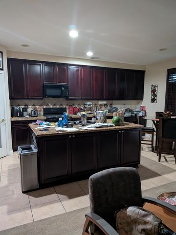 9840 Waterfowl Dr, Elk Grove, CA 95757