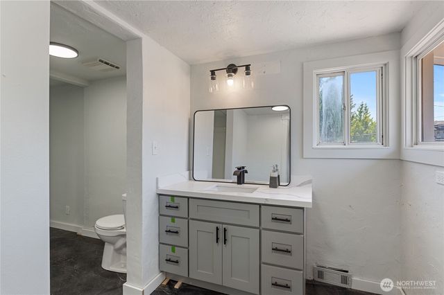 1231 4th Street, Bremerton, WA 98337
