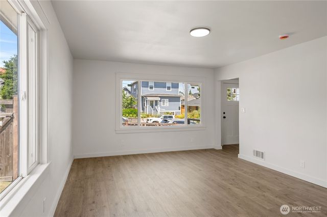 1231 4th Street, Bremerton, WA 98337