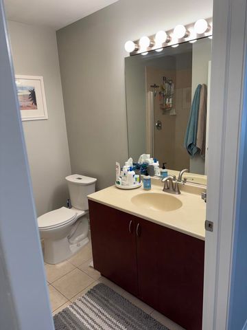 437 W Division Street 311, Chicago, IL 60610